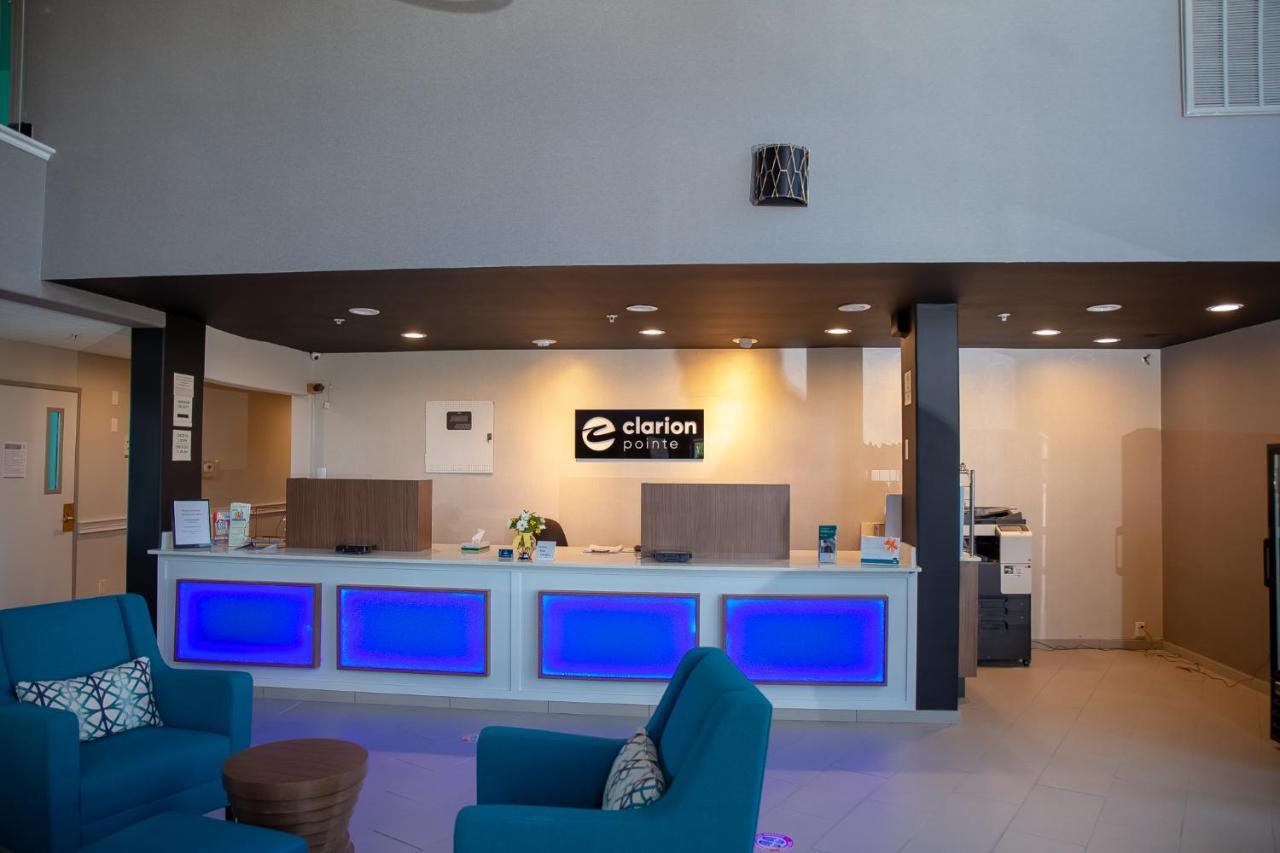 ホテル Clarion Pointe Indianapolis Airport プレインフィールド エクステリア 写真