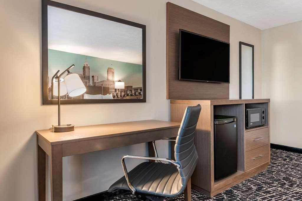 ホテル Clarion Pointe Indianapolis Airport プレインフィールド 部屋 写真