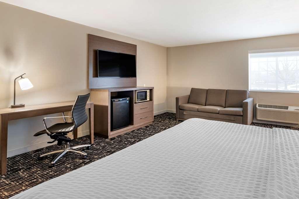 ホテル Clarion Pointe Indianapolis Airport プレインフィールド 部屋 写真