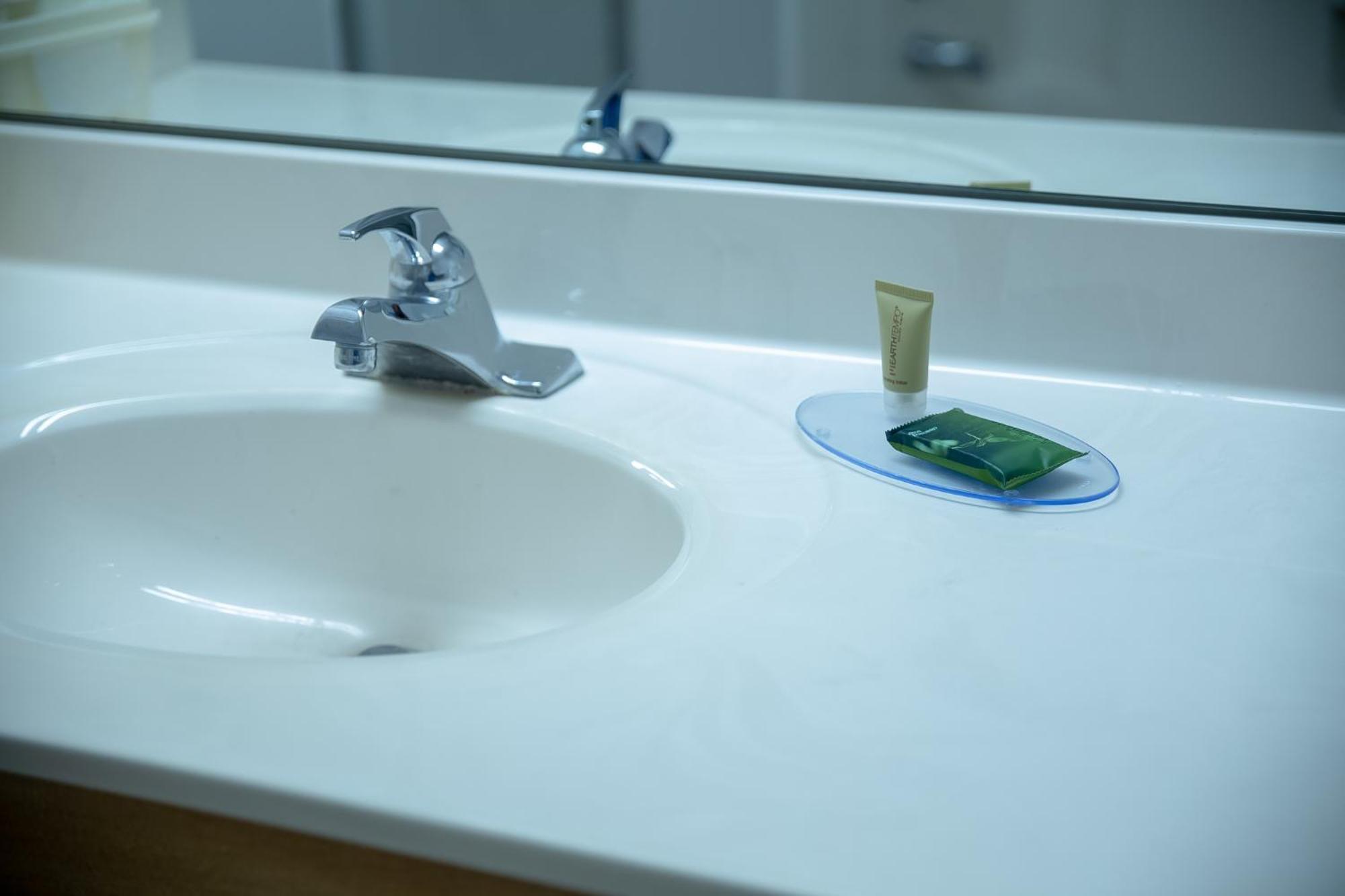 ホテル Clarion Pointe Indianapolis Airport プレインフィールド 部屋 写真